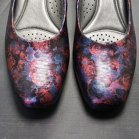 Trotters Leather Wedge Slip-Ons - Lauren - Picture 5 of 6